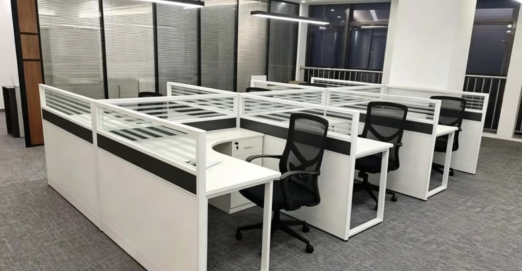 White panel workstation cluster