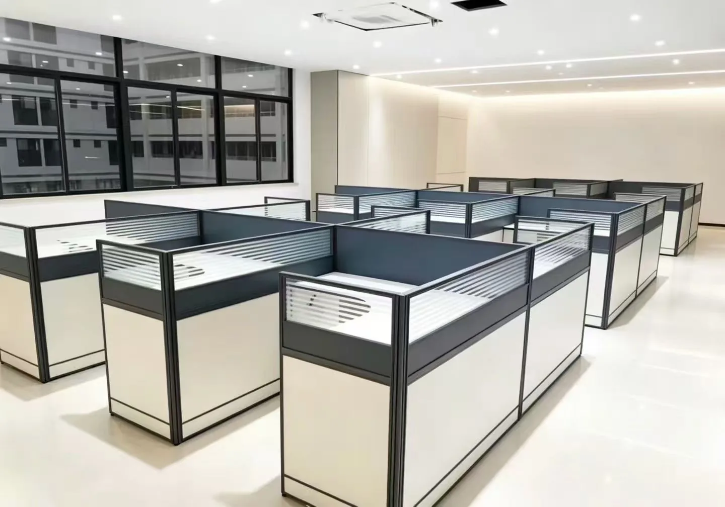Black-frame panel workstation area