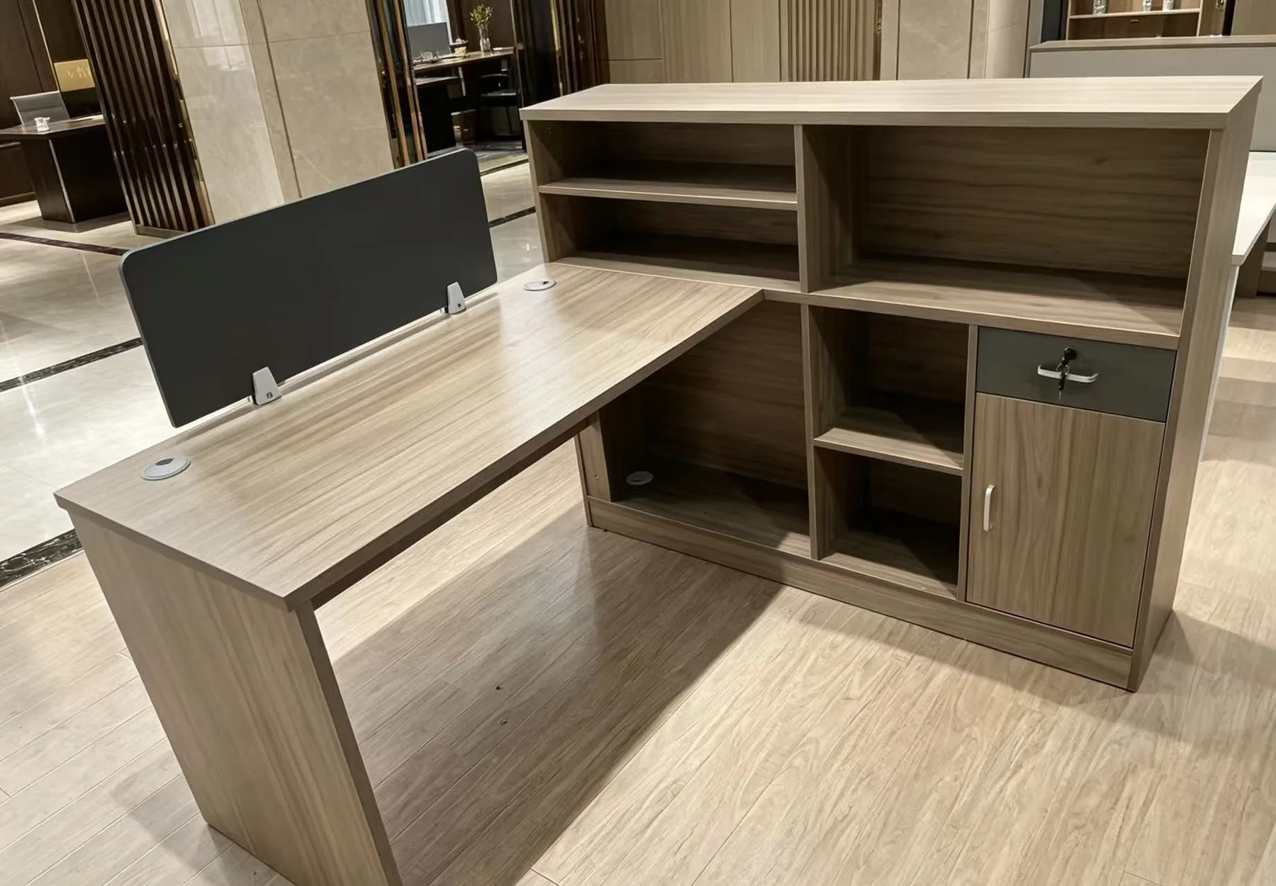 Wood hutch private workstation