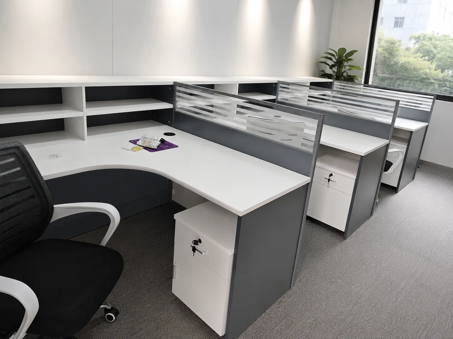 Grey-white corner workstation