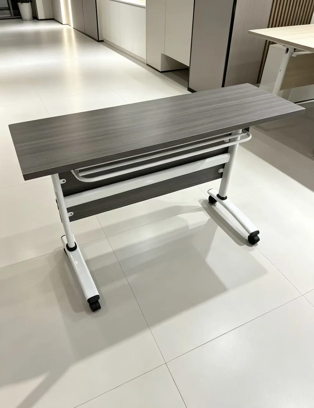 Mobile folding training table